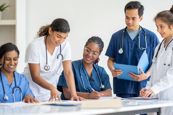 Médico Secretaria de Saúde do Piauí: Curso Preparatório Específicas + Inespecíficas